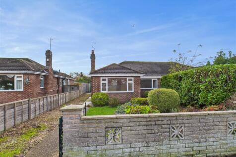 2 bedroom semi-detached bungalow for sale