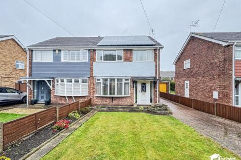 3 bedroom semi-detached house for sale