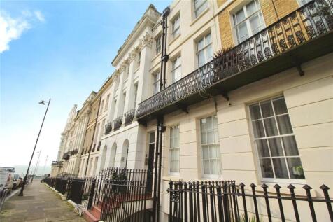 6 Portland Place, East Sussex BN2 2 bed flat for sale
