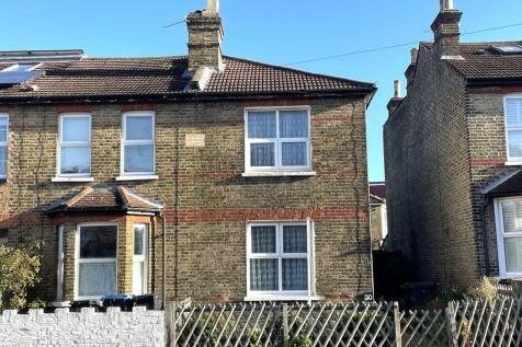 30 Vicarage Road, Croydon, CR0 4JS 2 bed end of terrace house for sale
