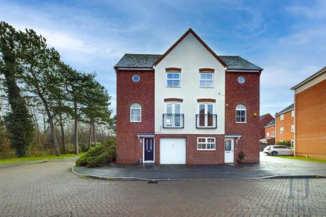 Cooper Gardens, Ruddington, Nottingham 3 bed semi