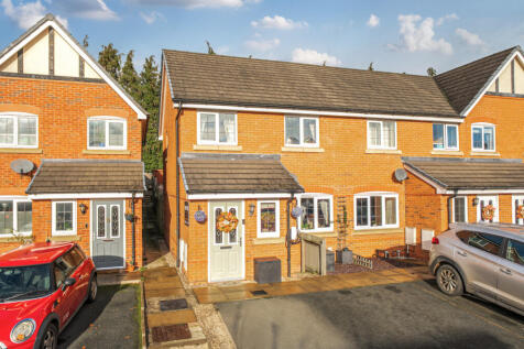 3 bedroom end of terrace house for sale