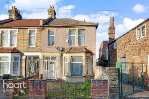 Howard Road, Ilford 3 bed end of terrace house for sale