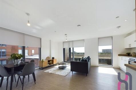 The Landmark, 30 Oldfield Road... 3 bed flat for sale