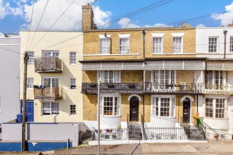 1 Kent Terrace, Ramsgate CT11 2 bed ground floor flat for sale