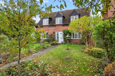 Louisa Ward Close, Marton, Rugby 4 bed detached house for sale