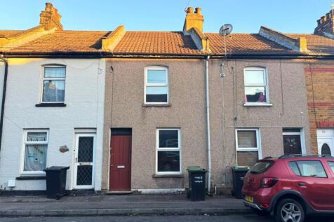 67 Rural Vale, Northfleet, Gravesend... 2 bed terraced house for sale