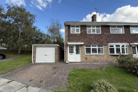 3 bedroom semi-detached house for sale