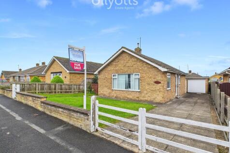 2 bedroom detached bungalow for sale