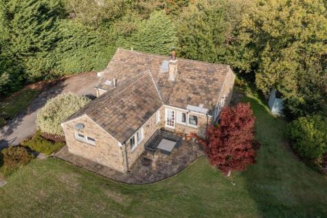 Hall Ing Lane, Holmfirth HD9 2 bed bungalow for sale