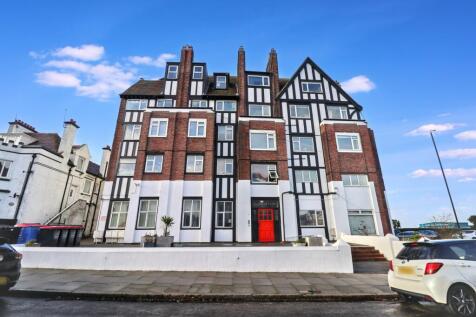 3 bedroom flat for sale