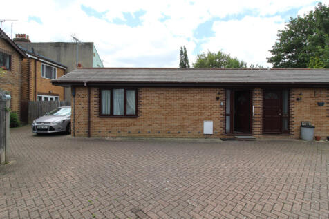 Matthews Court, Beresford Road... 1 bed bungalow for sale