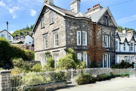 Trefriw 6 bed house for sale