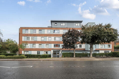 Queensway, Bletchley, Milton Keynes 2 bed apartment for sale