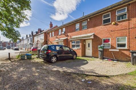 Weston Road, GL1 2 bed terraced house for sale