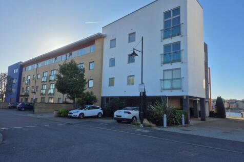 62 Watersmeet, St. Marys Island... 2 bed flat for sale