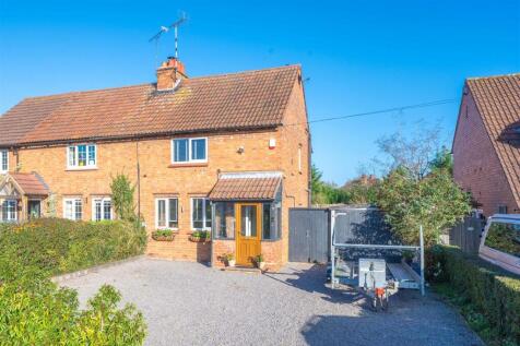 Mayswood Road, Wootton Wawen B95 2 bed semi