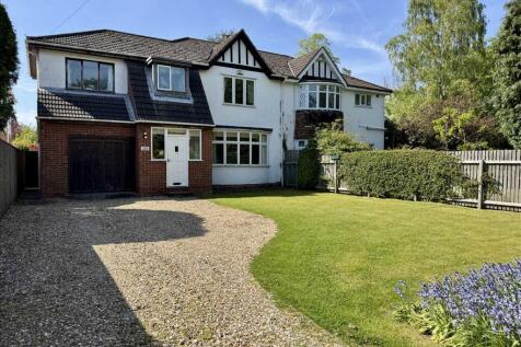 4 bedroom semi-detached house for sale