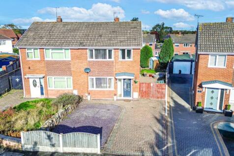 3 bedroom semi-detached house for sale