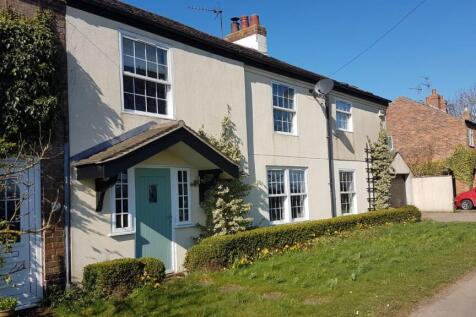 4 bedroom end of terrace house for sale