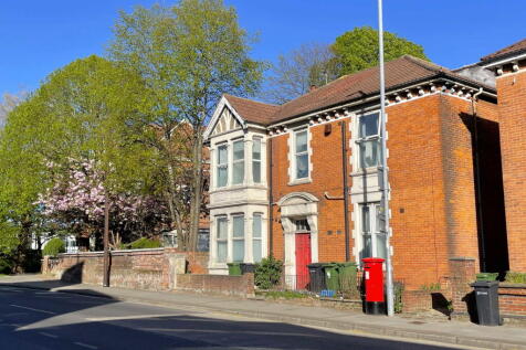 8 bedroom detached house for sale