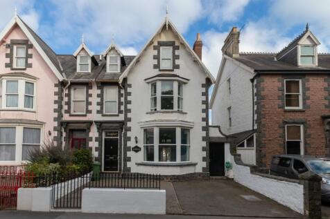 5 bedroom semi-detached house for sale