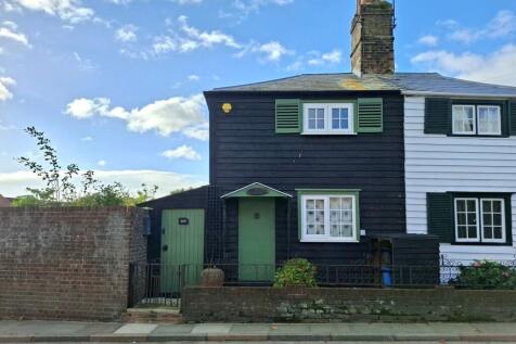 2 bedroom semi-detached house for sale