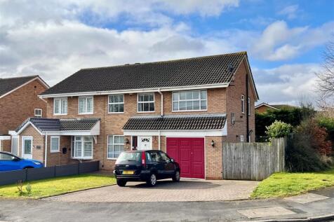 Anton Drive, Minworth, Sutton Coldfield 4 bed semi
