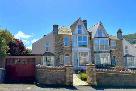 Broad Park Avenue, Ilfracombe, EX34 5 bed semi