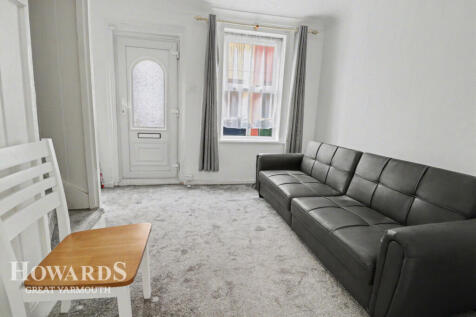 St Peters Plain, Great Yarmouth 2 bed terraced house for sale