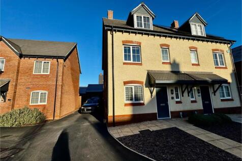 Wharmby Street, Hugglescote... 3 bed semi