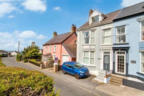 5 bedroom semi-detached house for sale