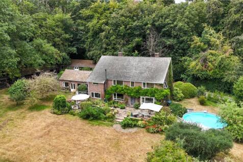 6 bedroom detached house for sale