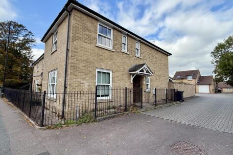 Kingsway, Mildenhall, Bury St.... 3 bed semi