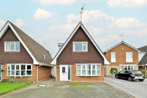 Cedars Avenue, Wombourne, WV5 2 bed detached house for sale