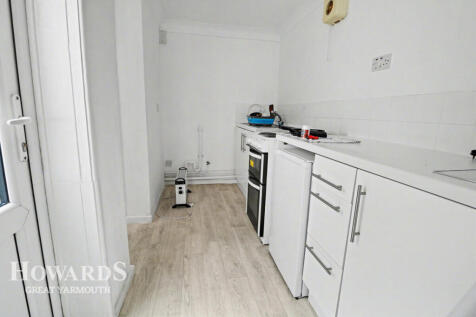St Peters Plain, Great Yarmouth 2 bed terraced house for sale
