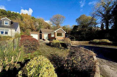 4 bedroom detached bungalow for sale