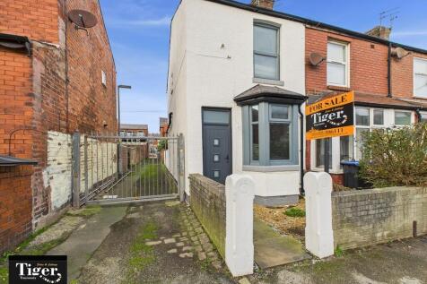 2 bedroom end of terrace house for sale