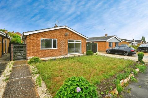 2 bedroom detached bungalow for sale