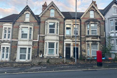 6 bedroom terraced house for sale