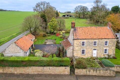 Pickering YO18 4 bed detached house for sale