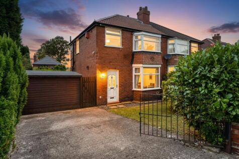 3 bedroom semi-detached house for sale