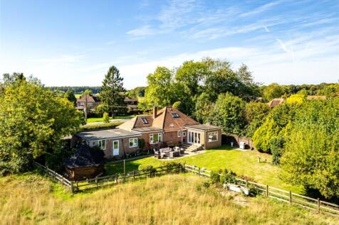 Horsleys Green, High Wycombe... 3 bed bungalow for sale