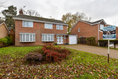 Grattons Drive, Crawley RH10 4 bed detached house for sale