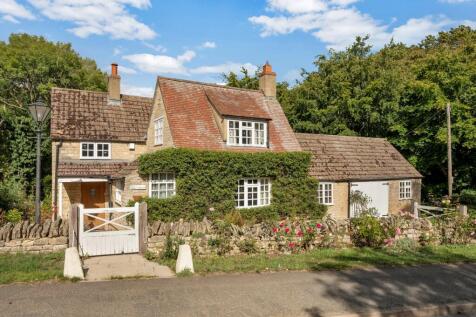 Clipsham Road, Stretton 3 bed cottage for sale