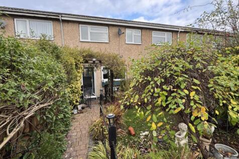 3 bedroom town house for sale