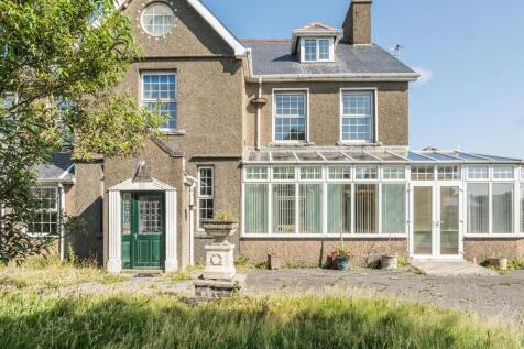 Detached house for sale