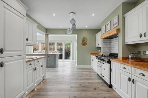 High Street, Newington... 4 bed detached house for sale