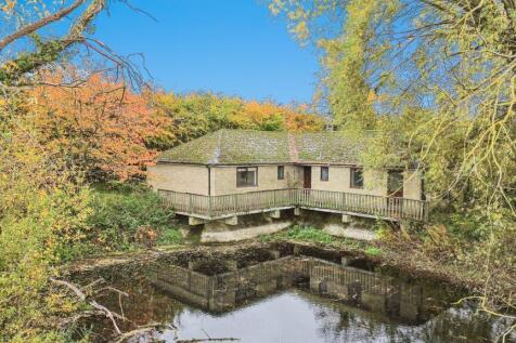 Two Lakes Bungalow, Oak Way, South... 4 bed bungalow for sale