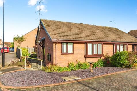 2 bedroom semi-detached bungalow for sale